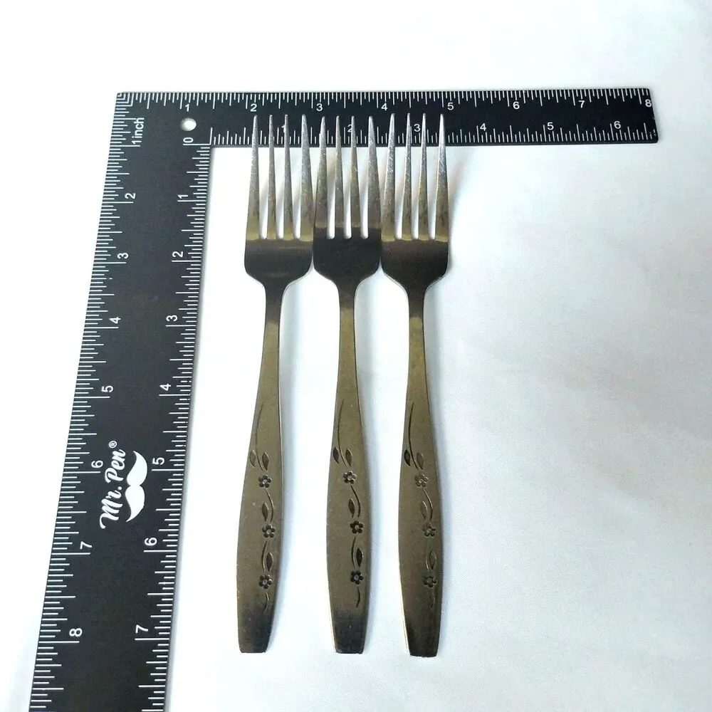 3 Oneida Northland Triana Dinner Forks 7 1/4